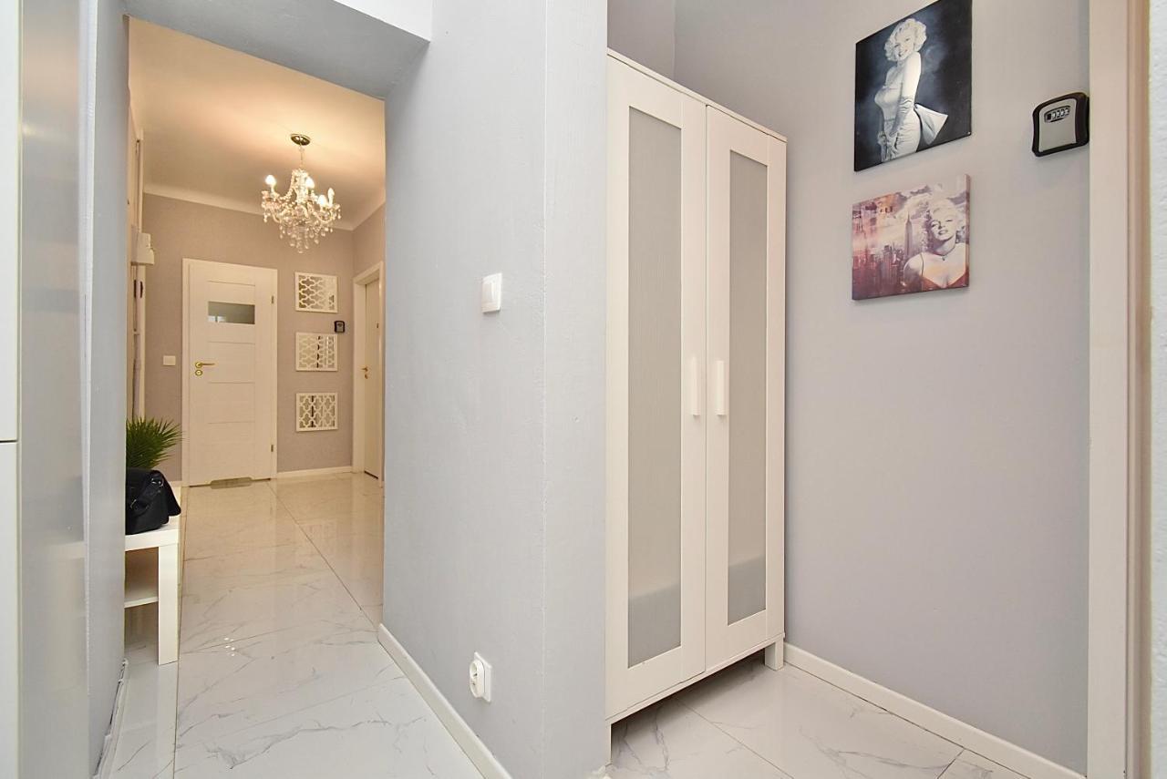 Rental Apartments Aleja Niepodleglosci Warsaw Luaran gambar