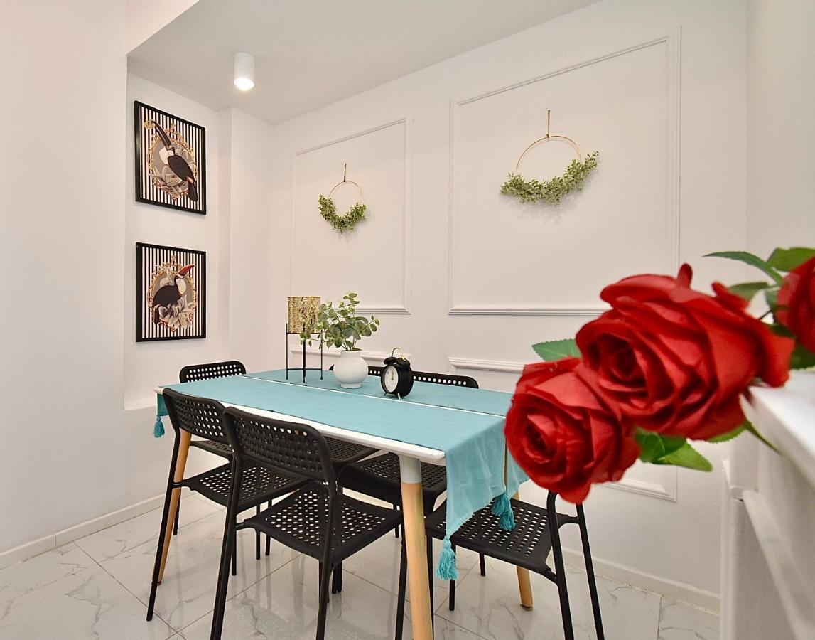 Rental Apartments Aleja Niepodleglosci Warsaw Luaran gambar