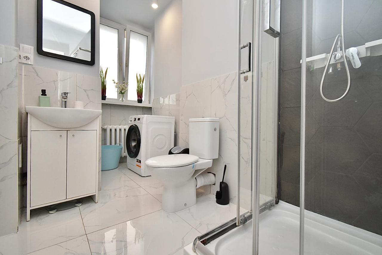 Rental Apartments Aleja Niepodleglosci Warsaw Luaran gambar